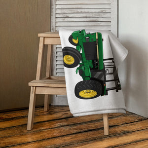 The Tractor Mugs Store If She Ain't Green | Towel Quality Farmers Merch